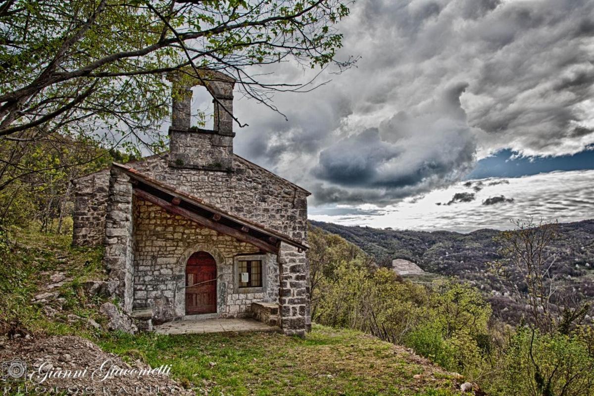 Torre Del Grifone Nel Medioevo Di Cividale Del Friuli Villa Faedis Екстериор снимка